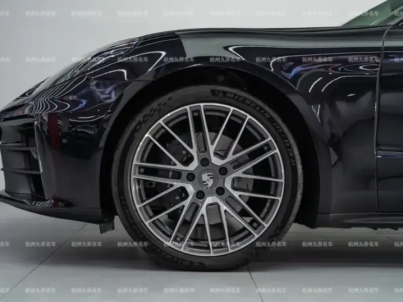 2024 Porsche Panamera с пробегом 12 700 км