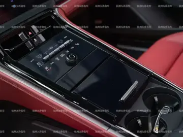 2024 Porsche Panamera с пробегом 12 700 км