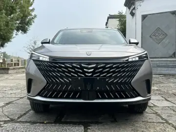 2023 Roewe RX5 с пробегом 16 000 км