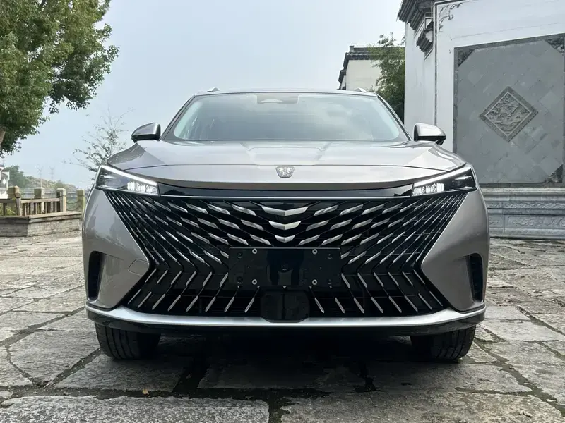2023 Roewe RX5 с пробегом 16 000 км