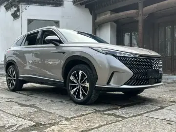 2023 Roewe RX5 с пробегом 16 000 км