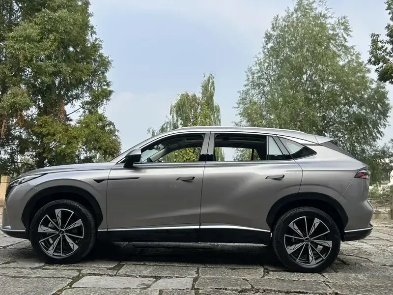 2023 Roewe RX5 с пробегом 16 000 км