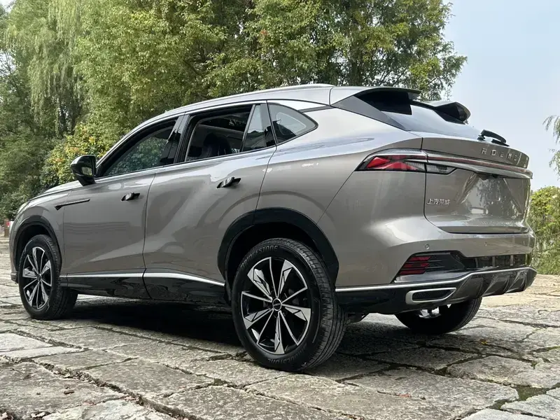 2023 Roewe RX5 с пробегом 16 000 км