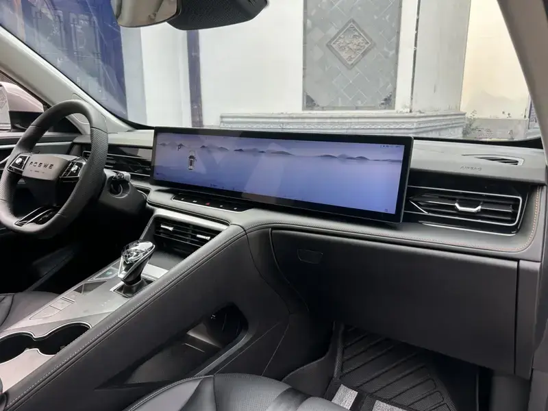 2023 Roewe RX5 с пробегом 16 000 км