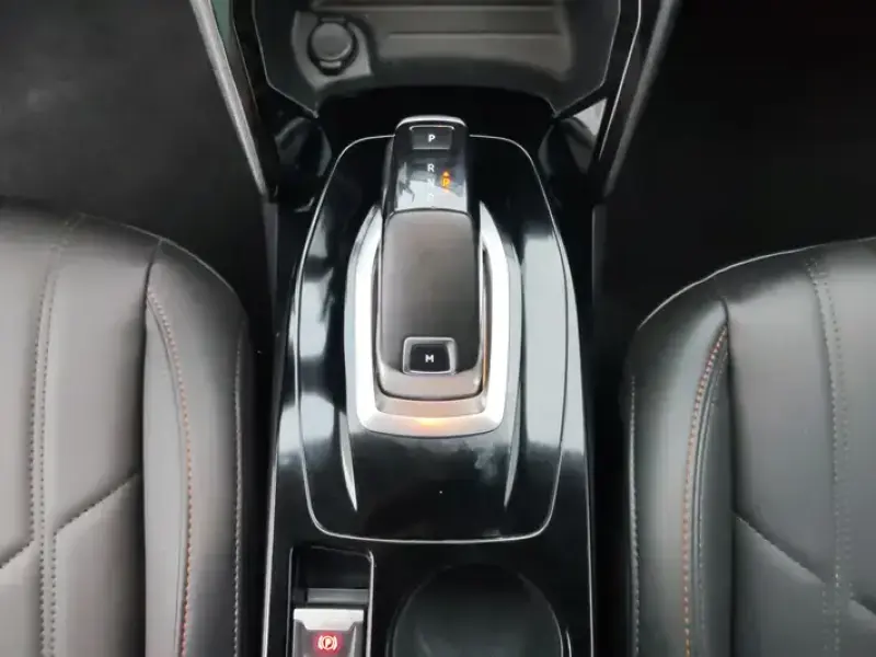 2022 Peugeot 2008 с пробегом 37 000 км