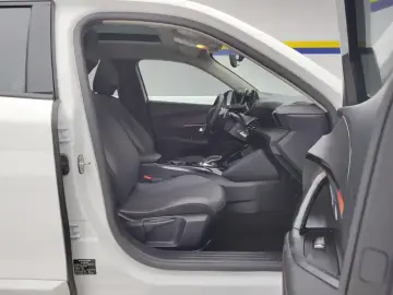 2022 Peugeot 2008 с пробегом 37 000 км
