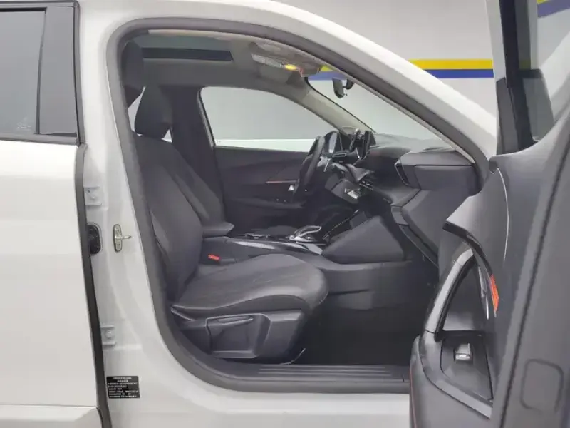 2022 Peugeot 2008 с пробегом 37 000 км
