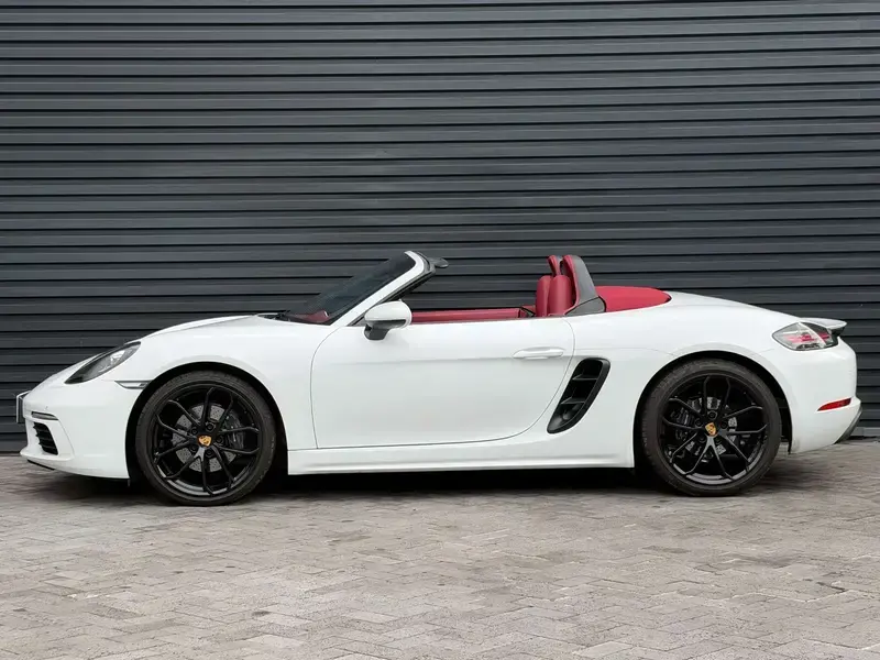 2023 Porsche 718 Spyder с пробегом 15 500 км