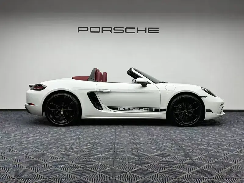 2023 Porsche 718 Spyder с пробегом 5 800 км