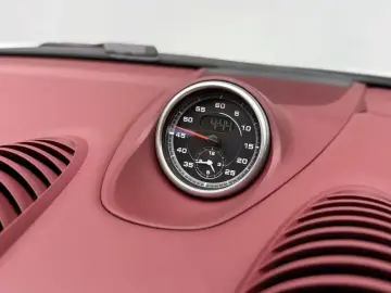 2023 Porsche 718 Spyder с пробегом 5 800 км