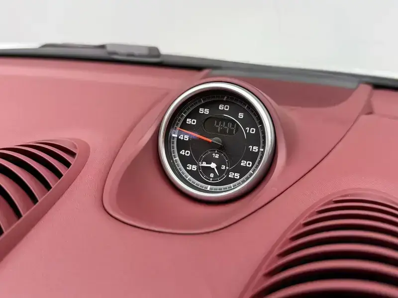 2023 Porsche 718 Spyder с пробегом 5 800 км