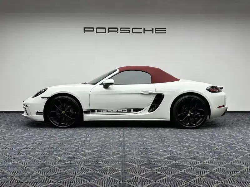 2023 Porsche 718 Spyder с пробегом 5 800 км