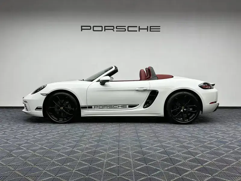 2023 Porsche 718 Spyder с пробегом 5 800 км