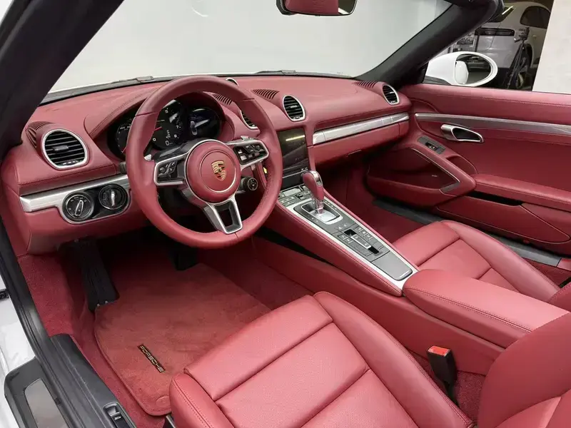 2023 Porsche 718 Spyder с пробегом 5 800 км