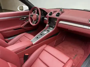 2023 Porsche 718 Spyder с пробегом 5 800 км