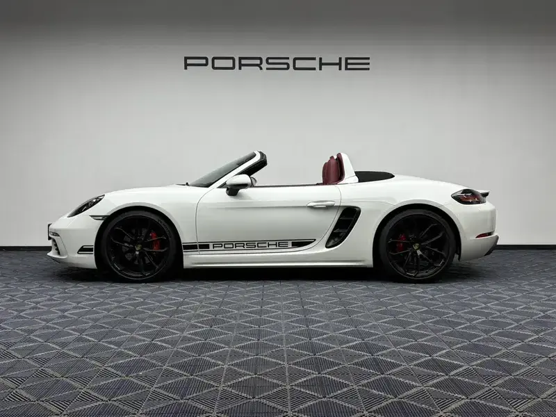 2023 Porsche 718 Spyder с пробегом 2 600 км