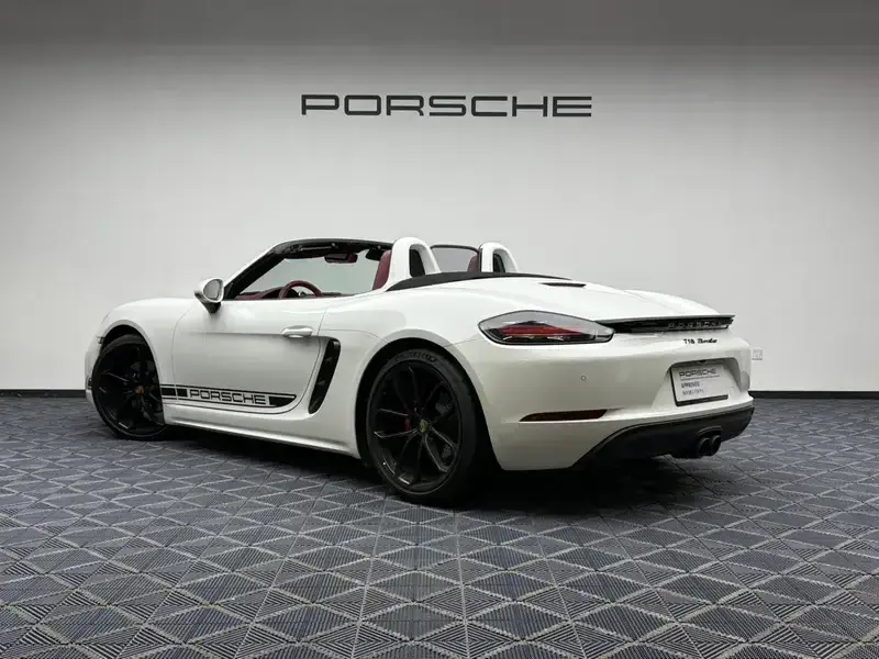 2023 Porsche 718 Spyder с пробегом 2 600 км