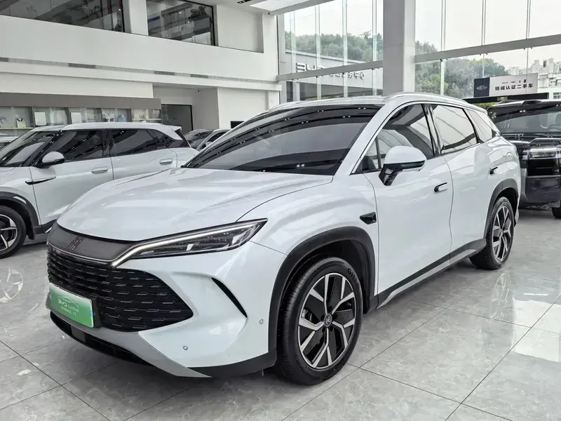 2025 BYD Song L с пробегом 6 900 км