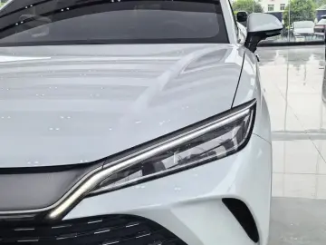 2025 BYD Song L с пробегом 6 900 км
