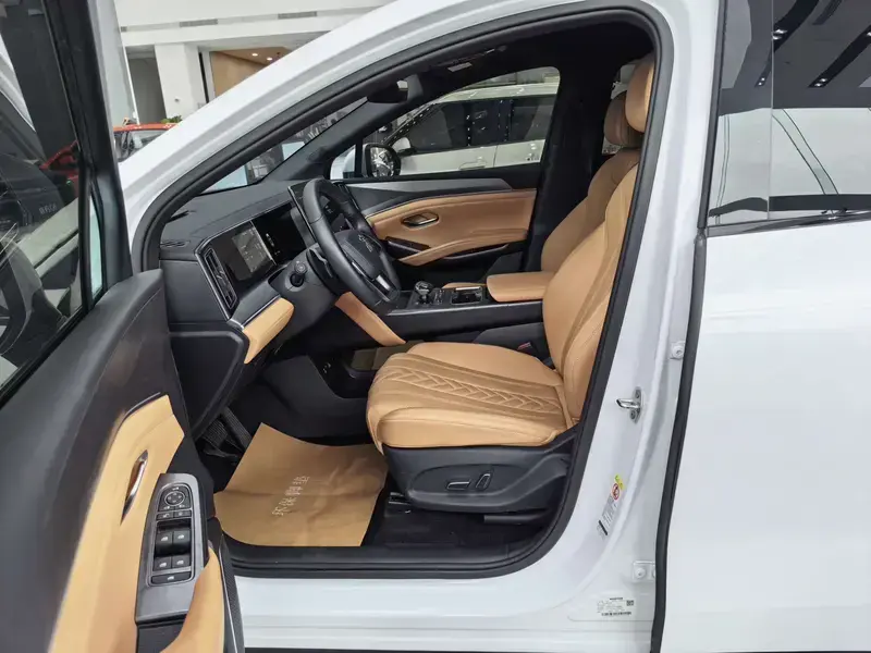 2025 BYD Song L с пробегом 6 900 км