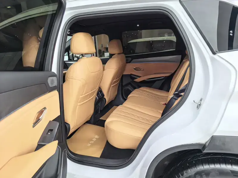 2025 BYD Song L с пробегом 6 900 км