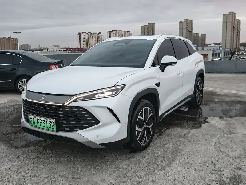 2026 BYD Song L с пробегом 11 000 км