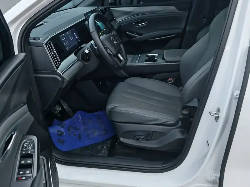2026 BYD Song L с пробегом 11 000 км