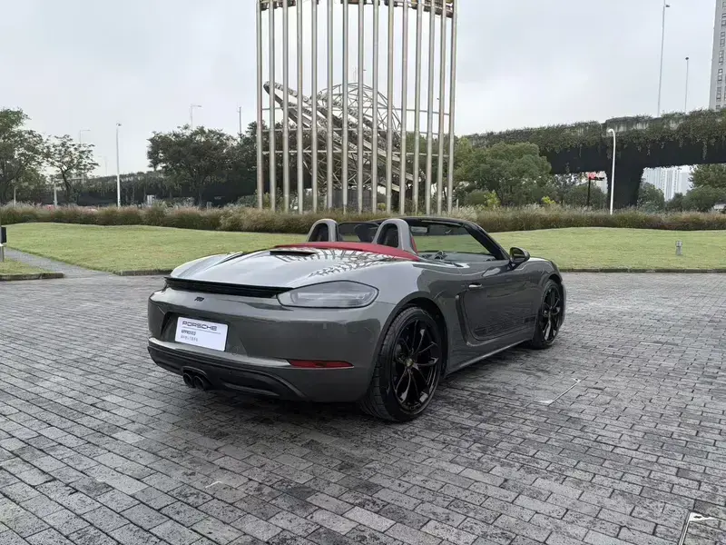 2023 Porsche 718 Spyder с пробегом 9 000 км