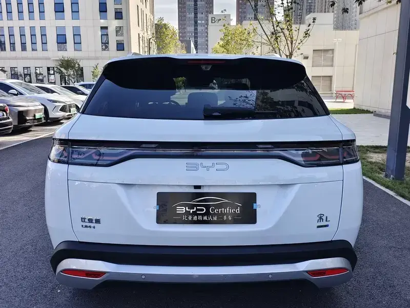 2025 BYD Song L с пробегом 14 000 км