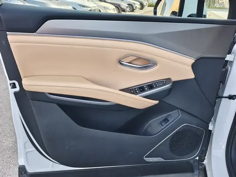 2025 BYD Song L с пробегом 14 000 км