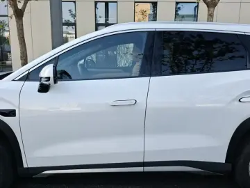 2025 BYD Song L с пробегом 14 000 км