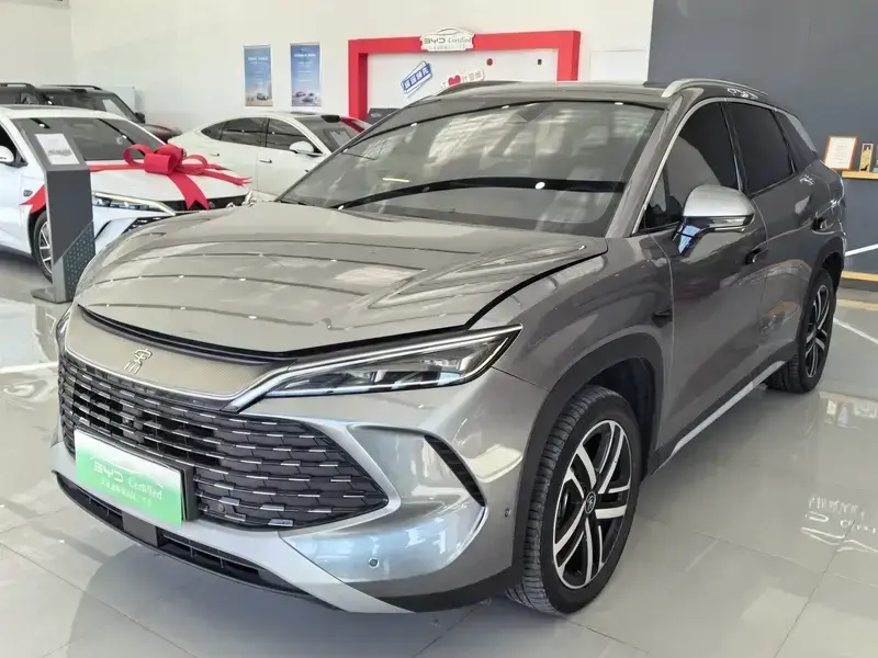 2025 BYD Song L с пробегом 8 000 км