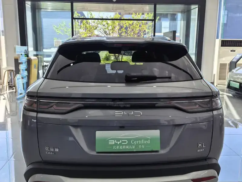2025 BYD Song L с пробегом 8 000 км