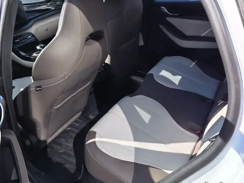 2025 BYD Song L с пробегом 8 000 км