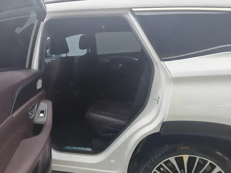 2022 JETOUR X90 с пробегом 38 800 км