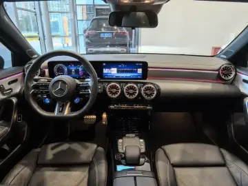 2024 Mercedes-Benz A-Класс AMG с пробегом 16 000 км