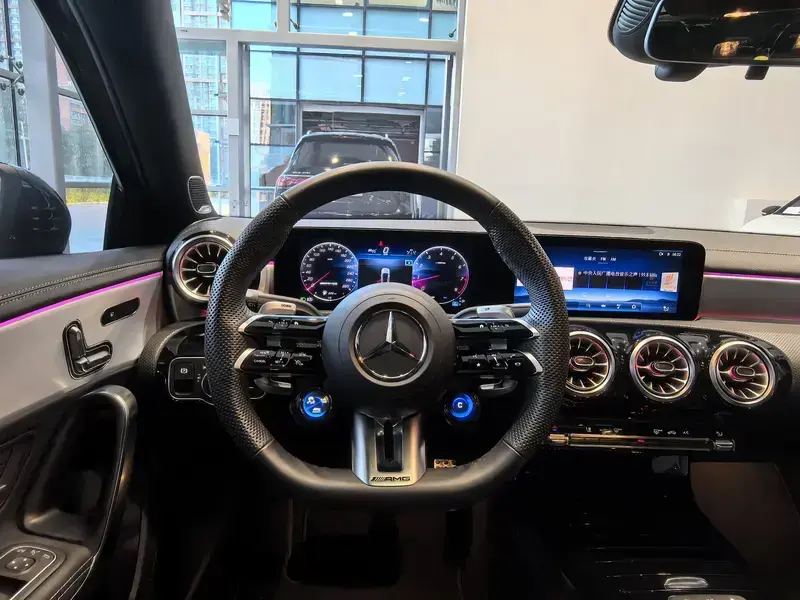 2024 Mercedes-Benz A-Класс AMG с пробегом 16 000 км