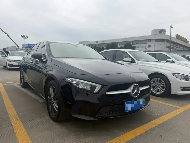 2019 Mercedes-Benz A-Класс с пробегом 93 000 км