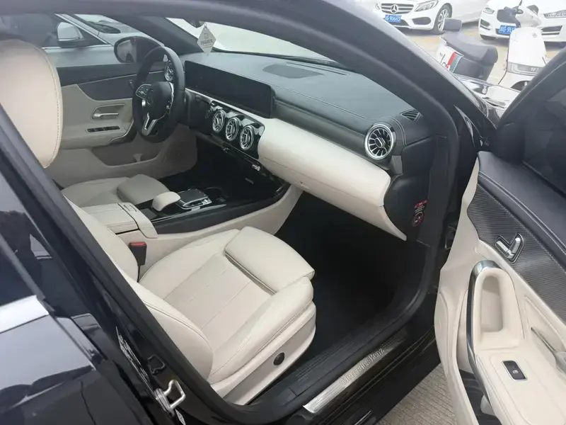 2019 Mercedes-Benz A-Класс с пробегом 93 000 км
