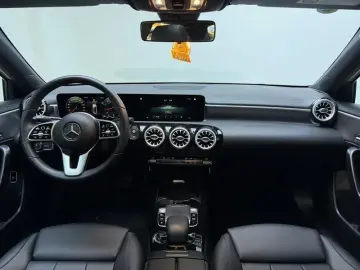 2019 Mercedes-Benz A-Класс с пробегом 33 500 км