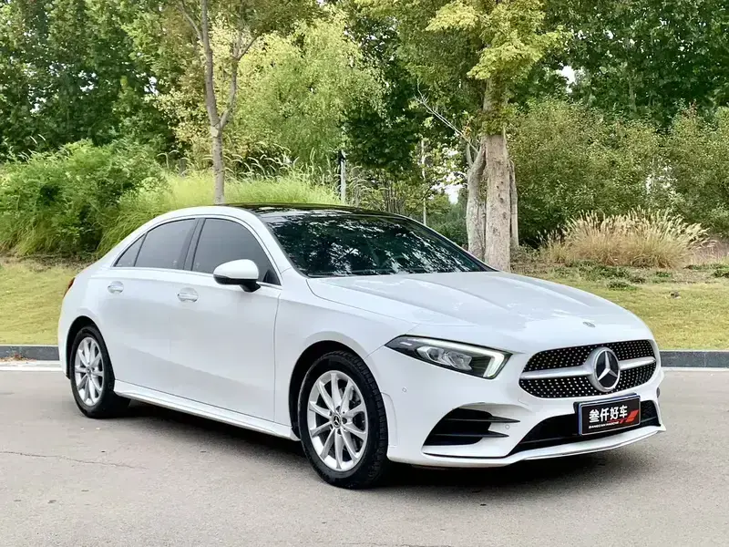 2022 Mercedes-Benz A-Класс с пробегом 50 000 км