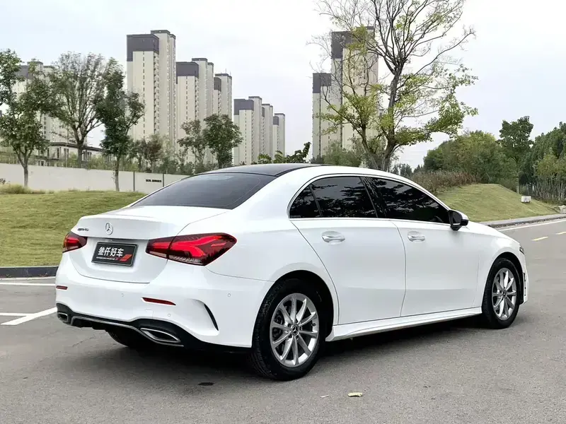 2022 Mercedes-Benz A-Класс с пробегом 50 000 км