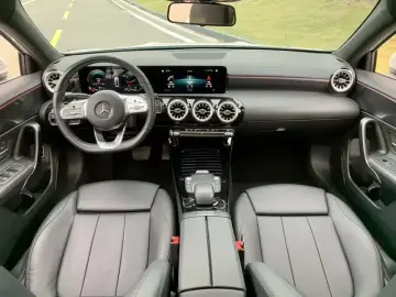 2022 Mercedes-Benz A-Класс с пробегом 50 000 км