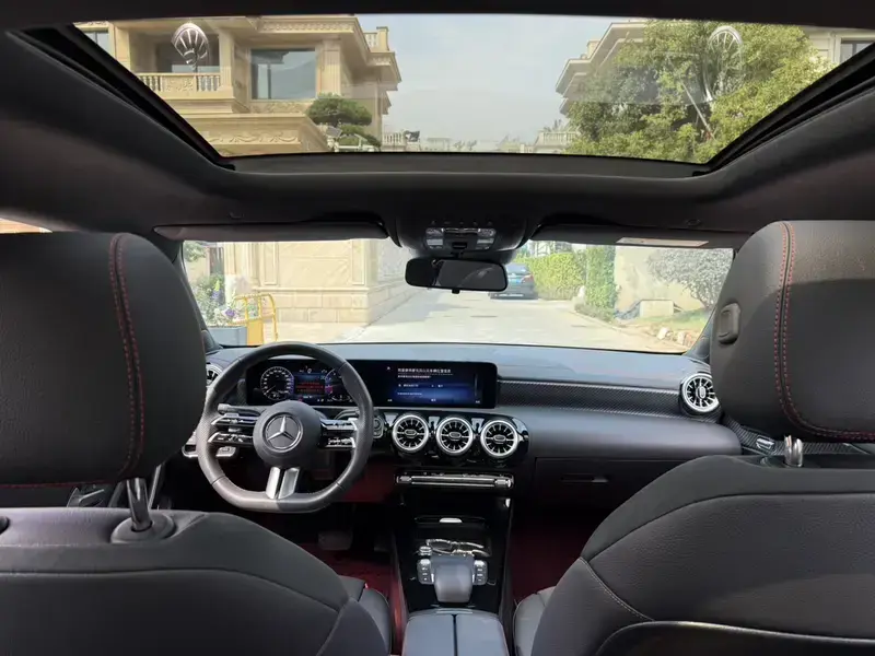 2024 Mercedes-Benz A-Класс с пробегом 16 000 км