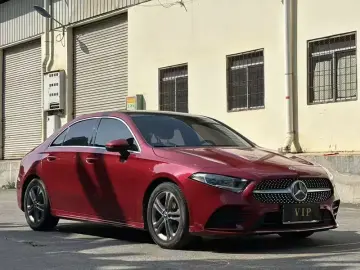 2022 Mercedes-Benz A-Класс с пробегом 48 000 км