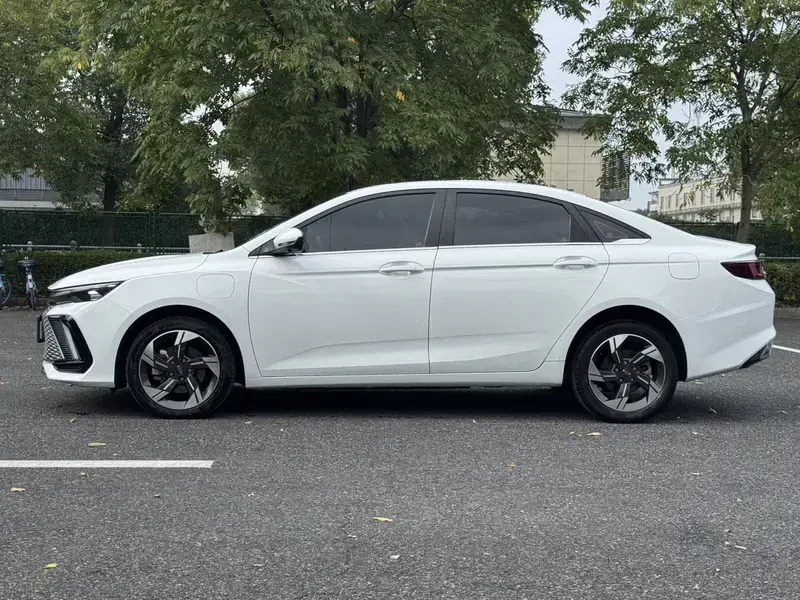 2022 Geely Emgrand L с пробегом 53 000 км