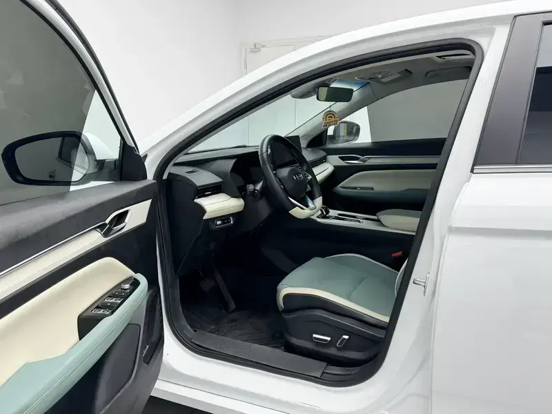 2022 Geely Emgrand L с пробегом 70 900 км