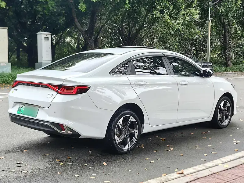 2022 Geely Emgrand L с пробегом 57 000 км