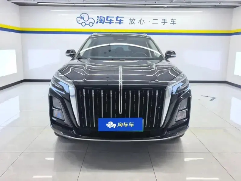 2025 Hongqi HS3 с пробегом 7 000 км