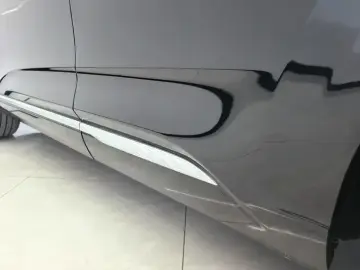 2025 Hongqi HS3 с пробегом 7 000 км